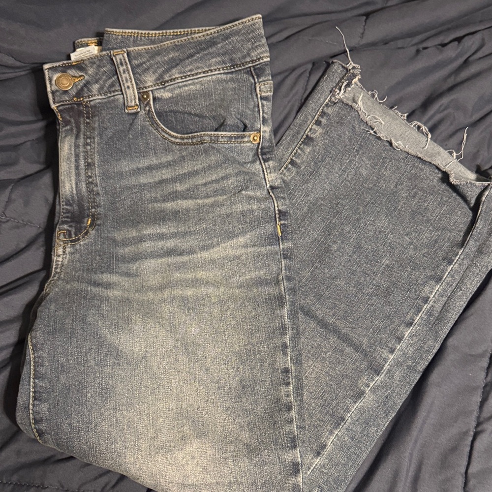 Time and Tru Women's Gray Ankle Jeans